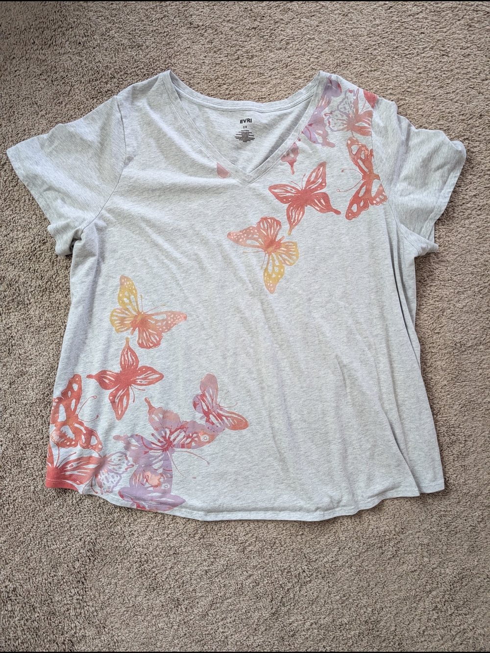 EVRI Light Grey V-Neck Tee with Pink Coral Butterfly Print 2X - Picture 2 of 7
